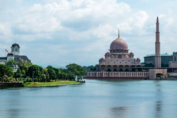 istock Putrajaya Mosque in Malaysia 668370668