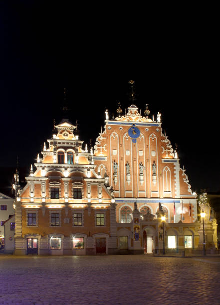 istock Blackhead house with night illumination in Riga center 668405926