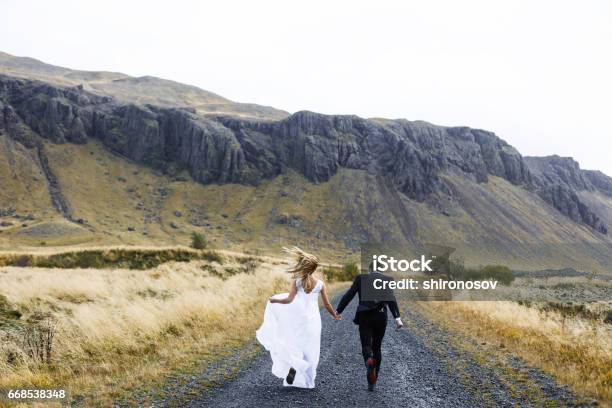 País Romance Foto de stock y más banco de imágenes de Boda - Boda, Viajes, Viaje