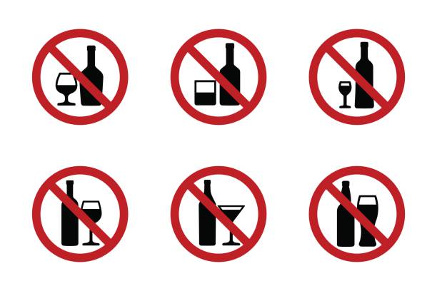 brak ikon alkoholu z różnymi napojami - isolated on white bottle alcohol alcoholism stock illustrations