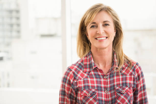 Mujer 45 Años - Banco de fotos e imágenes de stock - iStock Mujer 45 Años - Banco de fotos e imágenes de stock - iStock