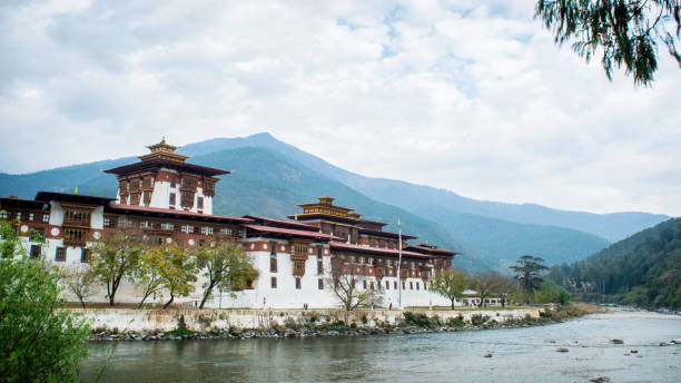 istock Beautiful view of Punakha Dzong 668692034