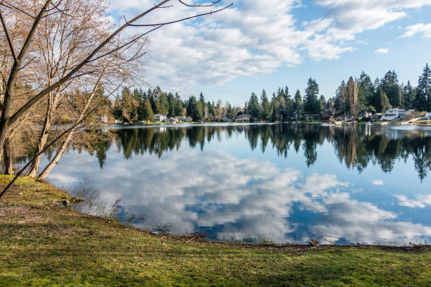 spiegel see-reflexion - see mirror lake stock-fotos und bilder