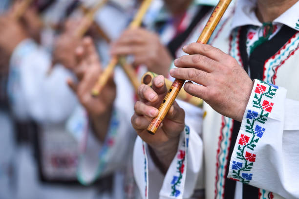 Traditional singing at wooden flutes
