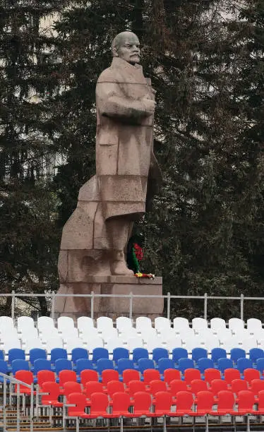 Ulyanov-Lenin monument in the central square of Smolensk