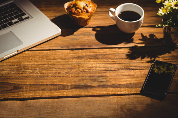 istock View of a desk 668912594