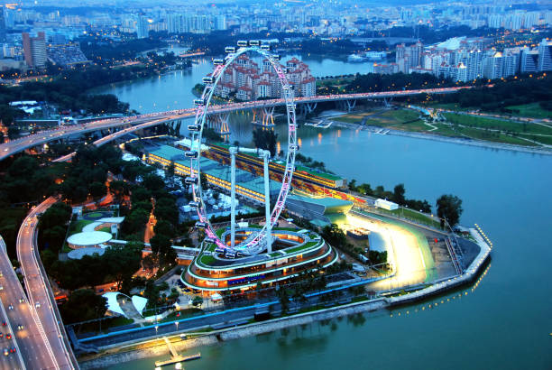istock Wheel of Singapore 668965300