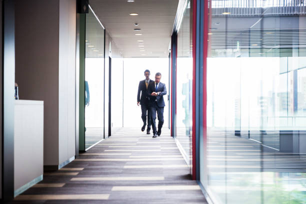 istock Japanese businessmen in the office 668969434