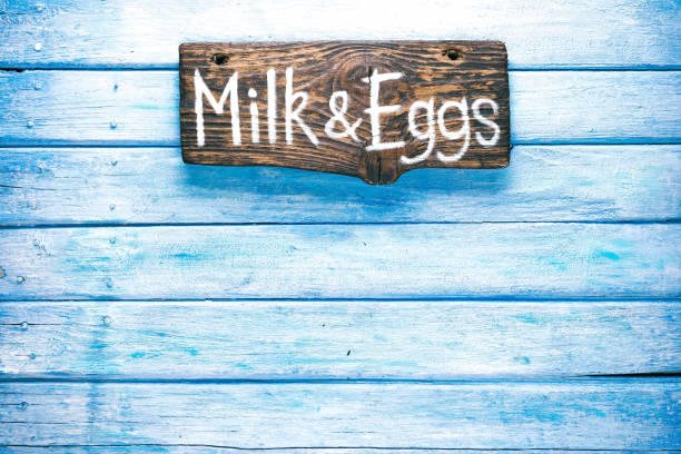 istock Signboard on blue wood background 669064414