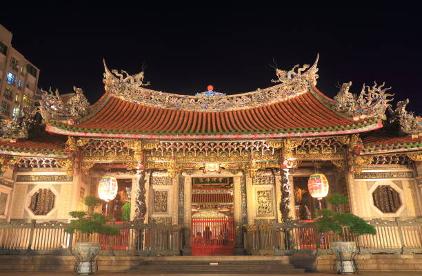 istock Longshan Temple Taipei Taiwan 669197868