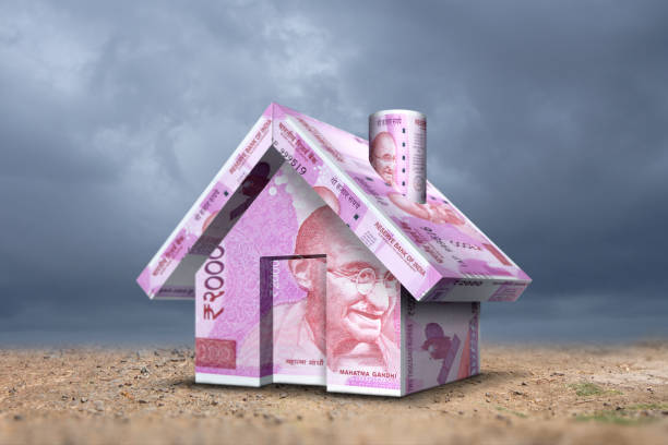 istock House of new Indian currency note, Rupees 2000 669217316