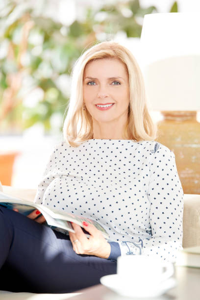 istock Enjoy her favorite magazine 669267670