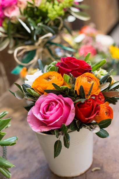 istock florists flowershop 669272814