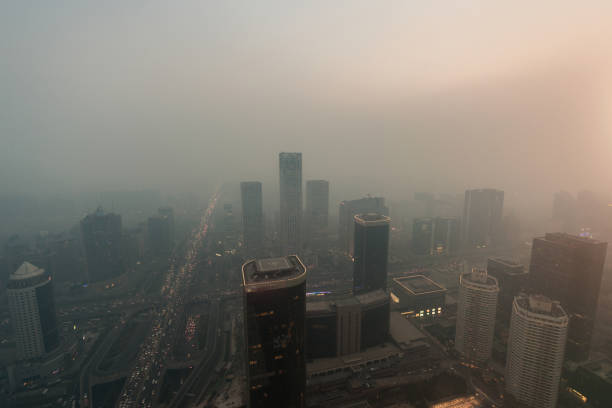 대기 오염에 베이징 도시 스카이 라인 - beijing air pollution china smog ��뉴스 사진 이미지