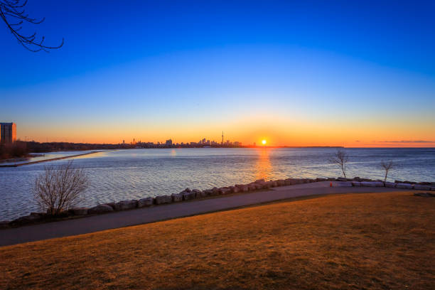istock Sunrise at Sheldon Lookout Toronto 669322278