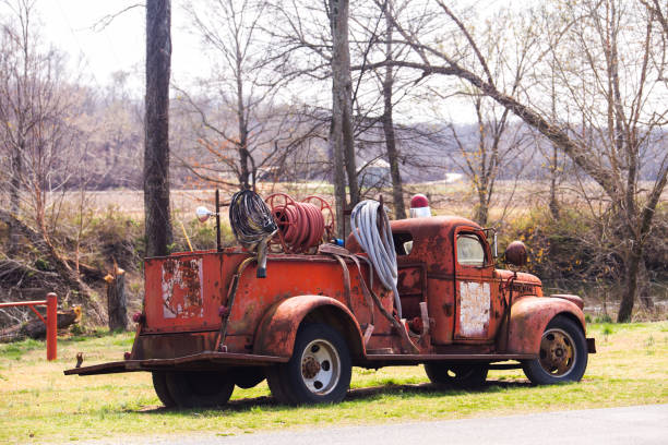 istock Vintage red firetruck 669329768