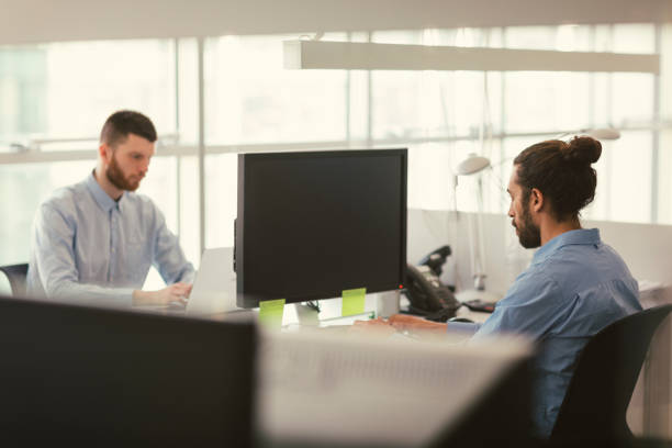 istock Businessmen working in the office 669370738