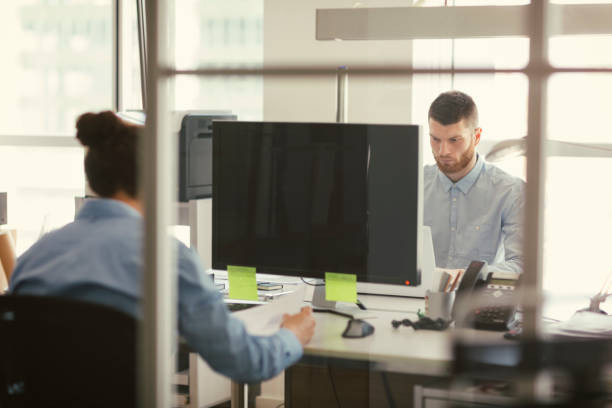istock Businessmen working in the office 669370742