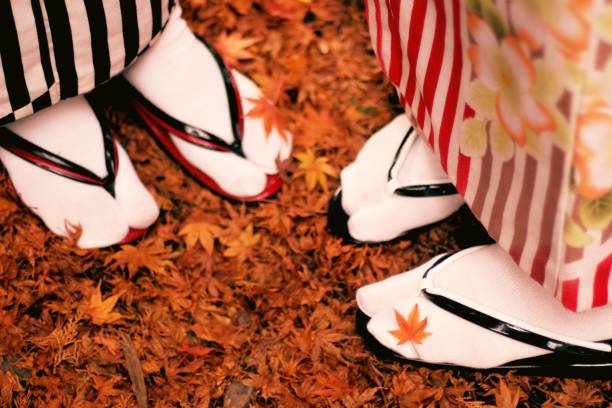 Japanese women's foot in kimono Japanese woman in kimono in kyoto geta sandal stock pictures, royalty-free photos & images