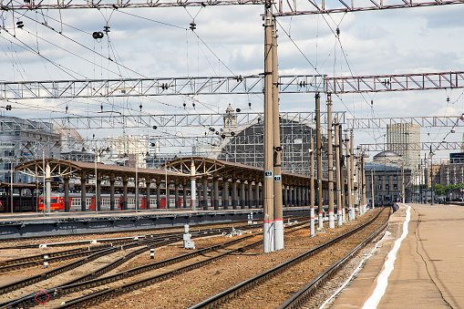 キエフスカヤ駅の列車はロシアのモスクワの9つの主要鉄道駅の1つです モスクワ市のストックフォトや画像を多数ご用意 iStock