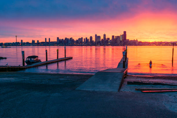 istock Early morning row in Seattle 669520696