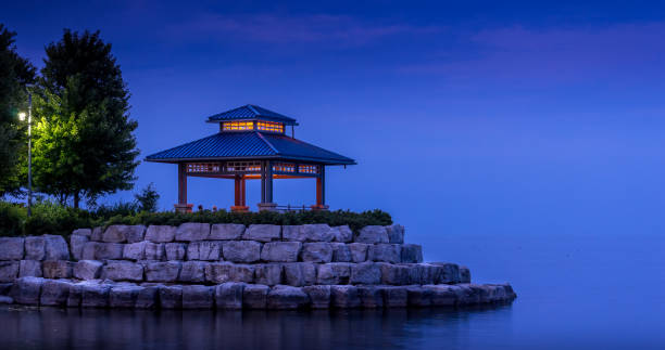istock Building on lake Ontario 669545028