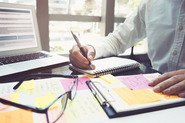 istock Businessman working concept.Analysis strategy marketing process. 669551830