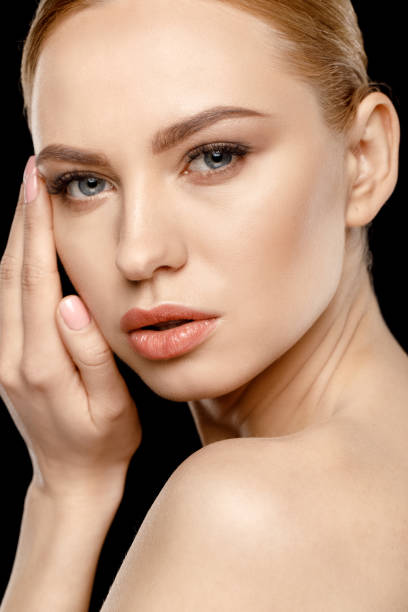 istock Gorgeous young woman 669573022