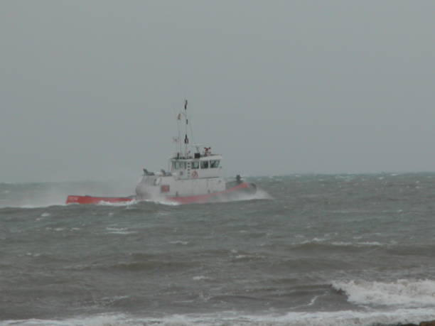 istock Waves / Ship in the surf on the Mediterranean - Spain 669576990