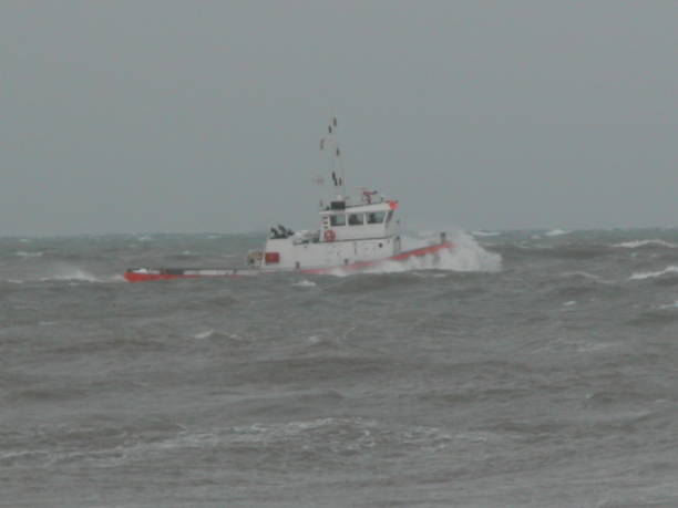 istock Waves / Ship in the surf on the Mediterranean - Spain 669577690