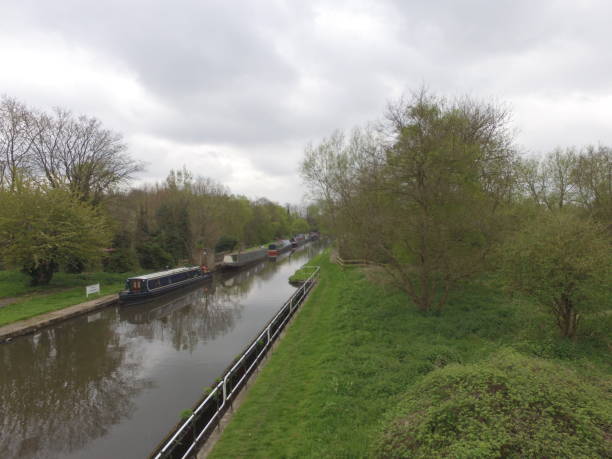 istock English Canal Scene 669613118