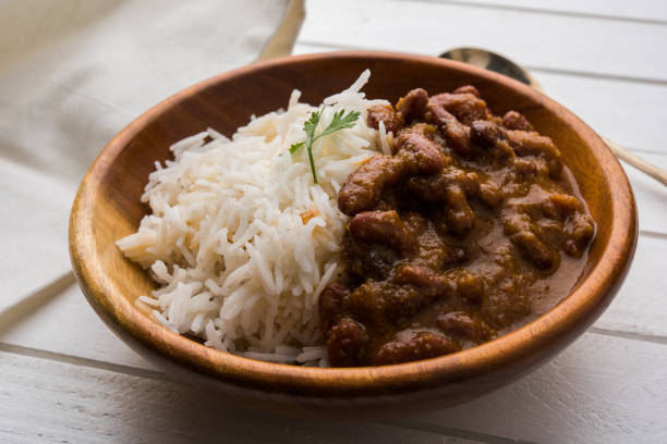 kidney bean curry or rajma or rajmah chawal and roti, typical north indian main course, selective focus - healthy eating portion onion lunch imagens e fotografias de stock