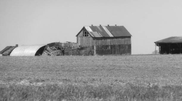 istock Country living..back roads Tennessee 669754536