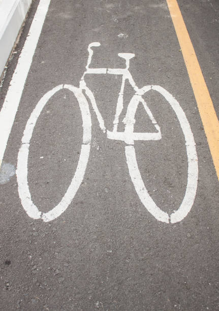 istock bike lane symbol 669906064