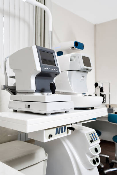 istock Modern eye testing device standing in the lab. Tonometer in ophthalmologist's office 669952228