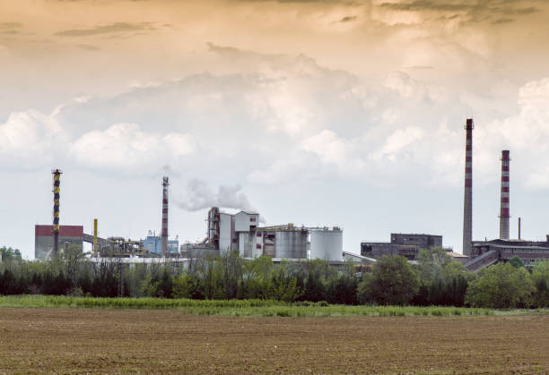 istock Chemical Factory Polluting 669966802