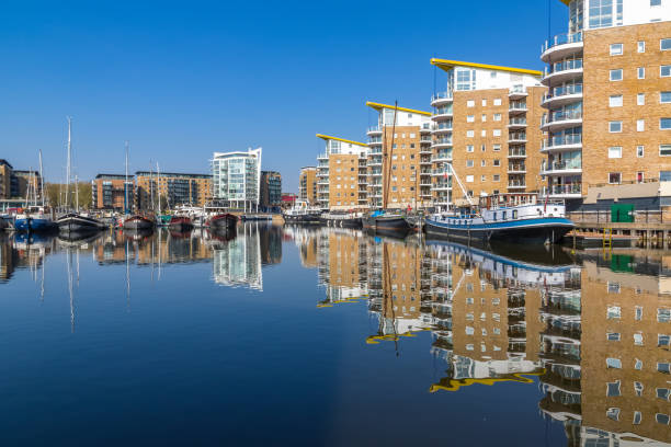 istock Waterside apartments at Limehouse Basin Marina 670022814