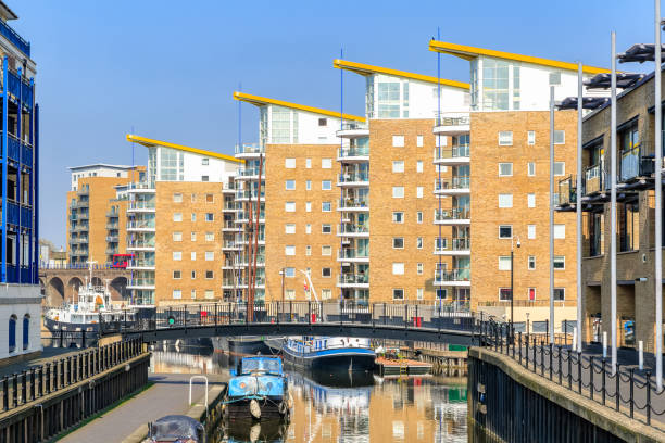 istock Waterside apartments at Limehouse Basin Marina 670023098