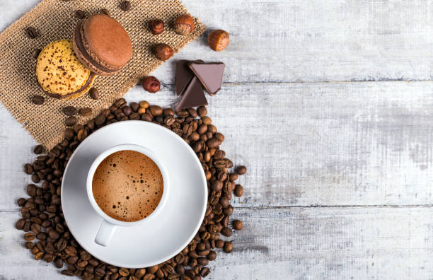 味わい深いコーヒー - coffee cup coffee cup coffee bean ストックフォトと画像