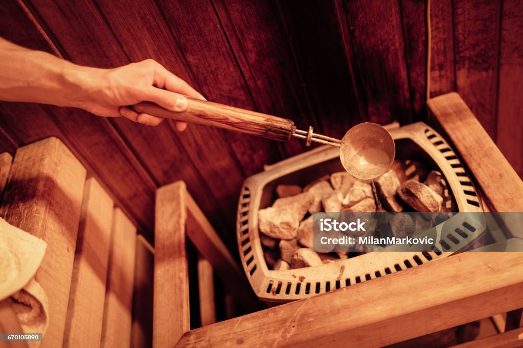 En la sauna finlandesa - Foto de stock de Sauna libre de derechos