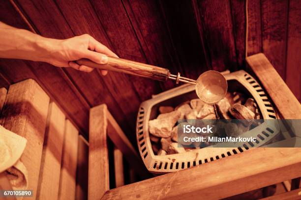 En La Sauna Finlandesa Foto de stock y más banco de imágenes de Sauna - Sauna, Finlandia, Piedra - Roca