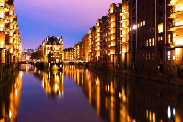 istock View of Wandrahmsfleet at night, Hamburg, Germany 670108670