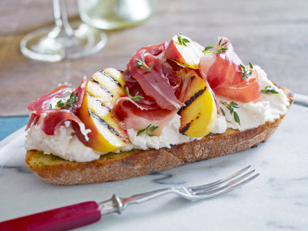 crostini - bread cheese bruschetta canape fotografías e imágenes de stock