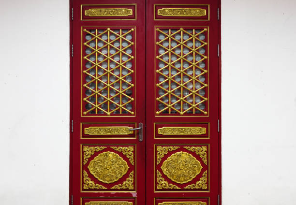 istock Traditional Chinese and Japanese window and door pattern 670123542