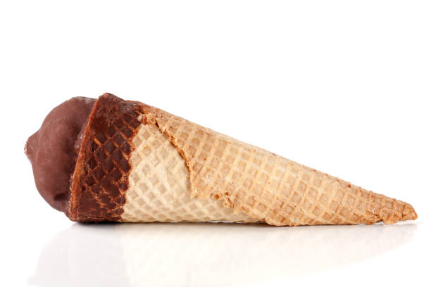 istock Ice cream cone with chocolate isolated on white background 670146968