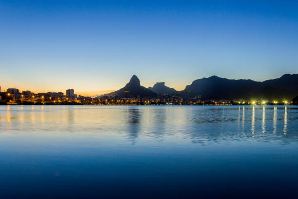 istock Sunset at Rodrigo de Freitas Lagoon 670151860