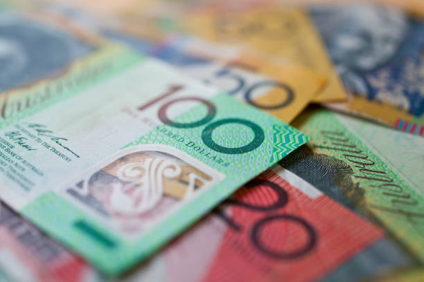 denaro, valuta o denaro australiano - currency bill paper number 50 foto e immagini stock