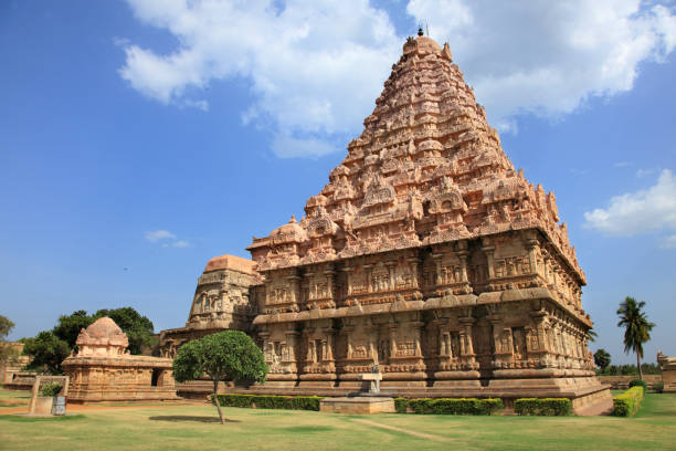 istock Ancient Shiva temple in Gangaikonda Cholapuram 670476268