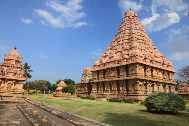 istock Ancient Shiva temple in Gangaikonda Cholapuram 670477192