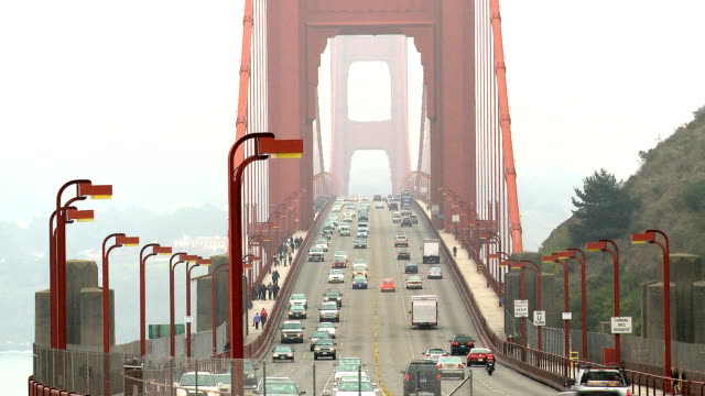 hazy golden gate bridge traffic